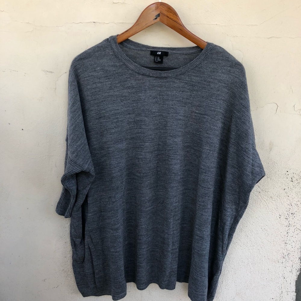 SOLD ‼️ H&M Sweater